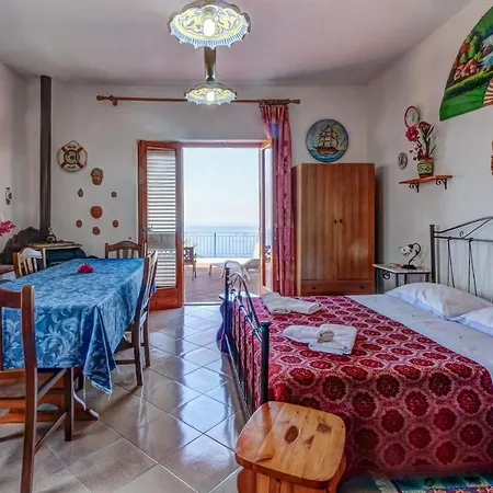 Panorama Apartment *